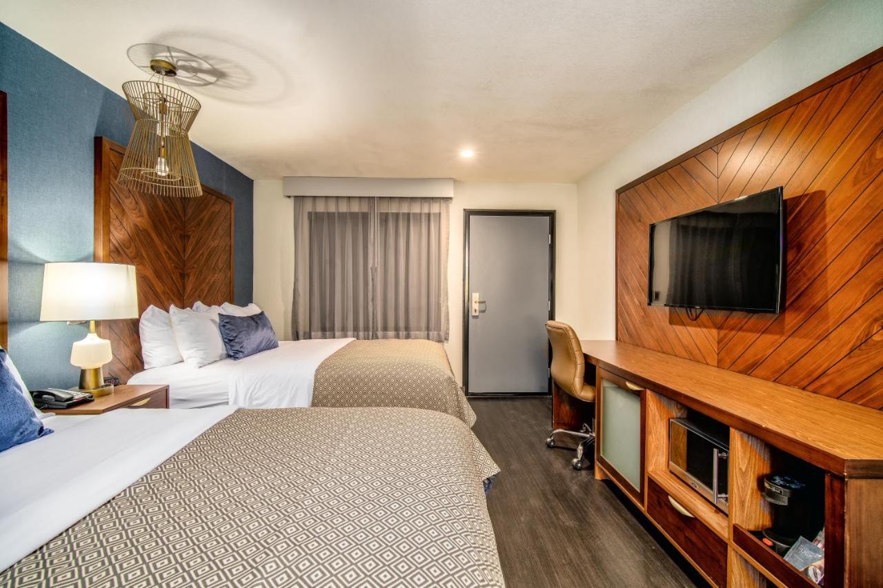 818 Hotel + Pool, Ascend Hotel Collection By Choice - Los Angeles — Photos 1